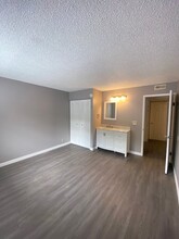 BEAUTIFULLY RENOVATED STUDIOS  in Corvallis, OR - Foto de edificio - Building Photo