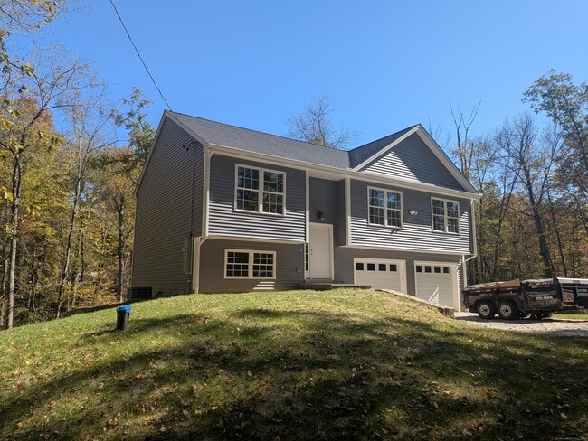 property at 8 Hewlett Rd