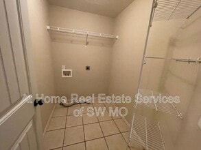 3137 W Golden Valley in Springfield, MO - Building Photo - Building Photo