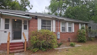 912 Saratoga Blvd in Jacksonville, FL - Building Photo