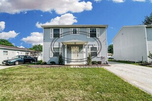 3704 Willow Run Dr in Toledo, OH - Building Photo