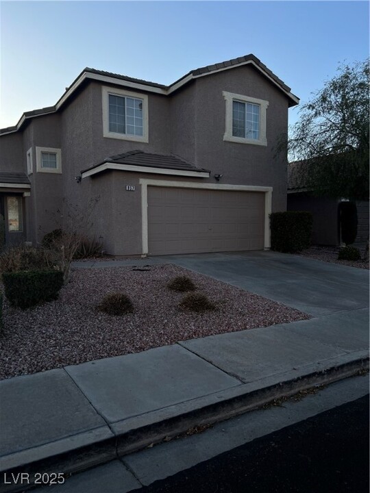 957 Cedar Pines St in Henderson, NV - Building Photo