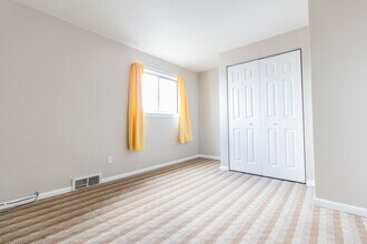 1028 E Warrington Ave in Pittsburgh, PA - Building Photo - Building Photo