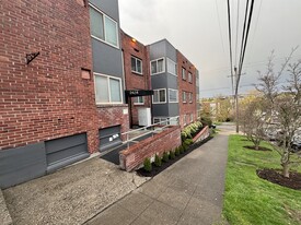 2424 E Denny Way Apartments