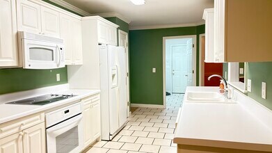 11 Willow Tree Ct in Johnson City, TN - Building Photo - Building Photo