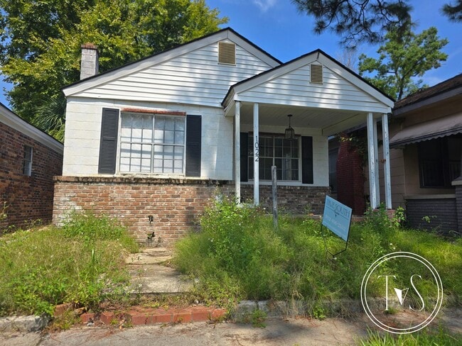 property at 1022 W 41st St
