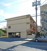 1007 Kapahulu Ave in Honolulu, HI - Building Photo - Building Photo