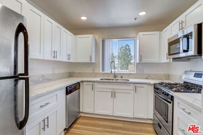 property at 16070 W Sunset Blvd