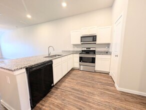 2123 N Jayton Ave in Lubbock, TX - Building Photo - Building Photo