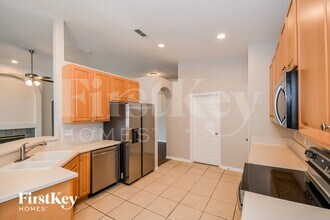 10537 Castlebar Glen Dr S in Jacksonville, FL - Foto de edificio - Building Photo