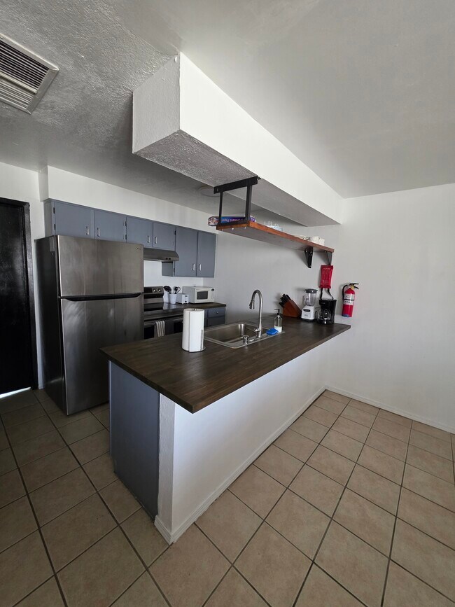 346 Virginia St NE in Albuquerque, NM - Foto de edificio - Building Photo