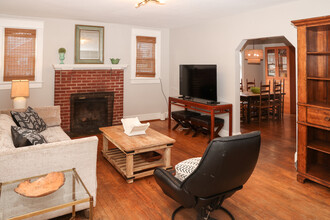 2313 Price Ave, Unit A in Charlottesville, VA - Building Photo - Building Photo