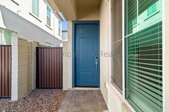 5062 E Hartford Ave in Scottsdale, AZ - Building Photo - Building Photo