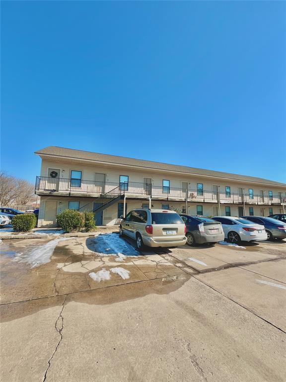 property at 1901 E Lindsey St