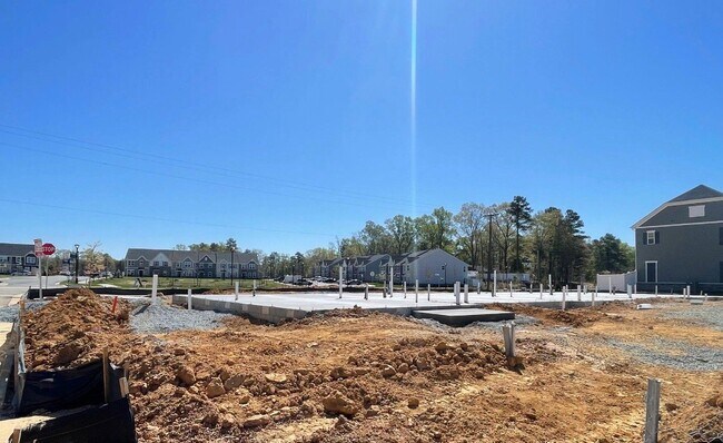 501 Old Lime Pl in Sandston, VA - Foto de edificio - Building Photo