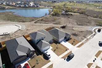 8012 White Sulphur Rd in Ponder, TX - Building Photo - Building Photo