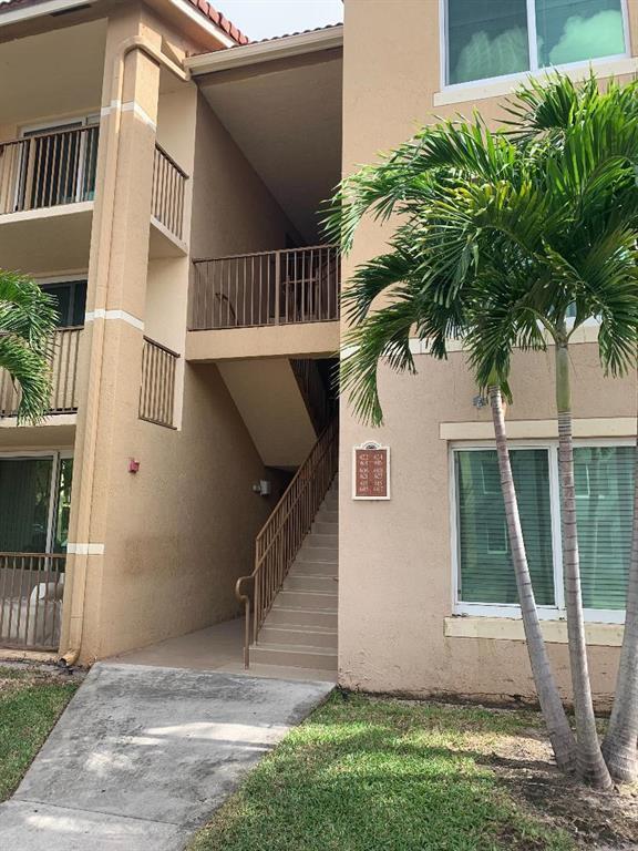 property at 615 Villa Cir