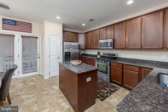433 Merlin Ln in Glassboro, NJ - Building Photo - Building Photo