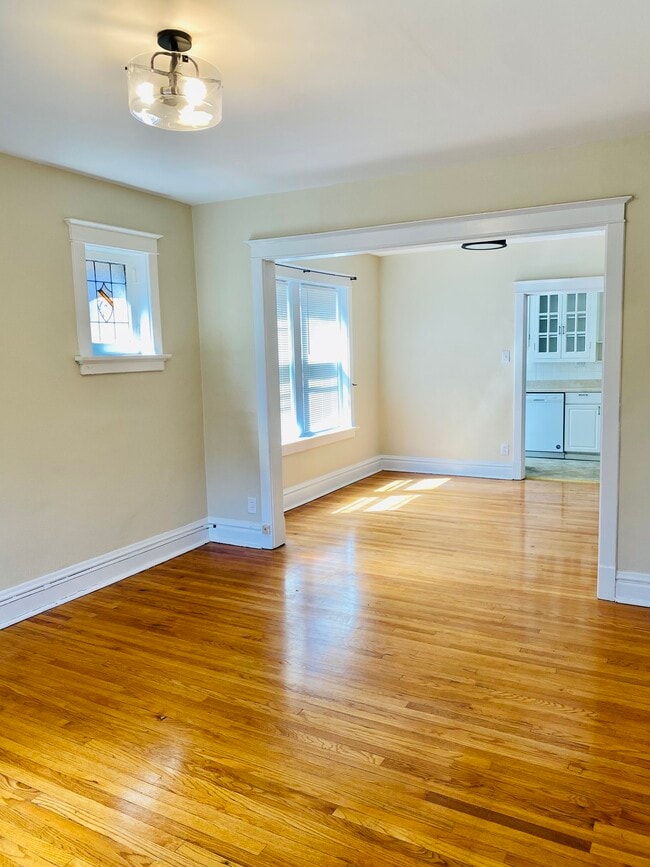 2127 Alfred Ave, Unit 2127 Alfred Ave Second Fl