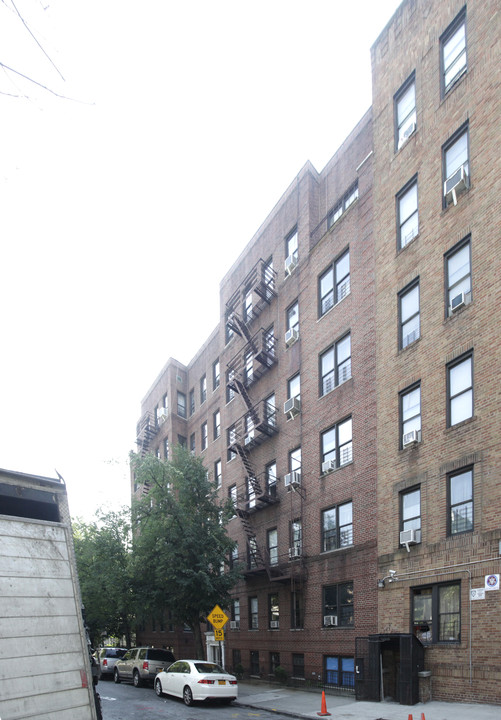 2974 Perry Ave in Bronx, NY - Foto de edificio