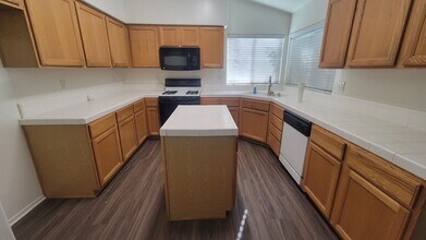 8617 Beaver Dr in Bakersfield, CA - Building Photo - Building Photo