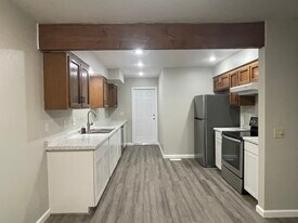 14210 Beverly Park Rd in Edmonds, WA - Building Photo