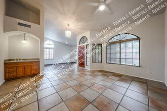 1243 W Iris Dr in Gilbert, AZ - Building Photo - Building Photo