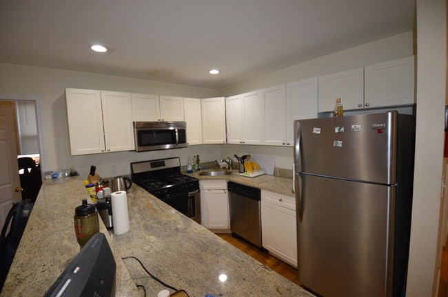 66 Egmont St, Unit 5