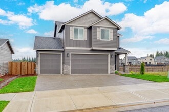 16690 SE Smith Rock St in Happy Valley, OR - Building Photo - Building Photo