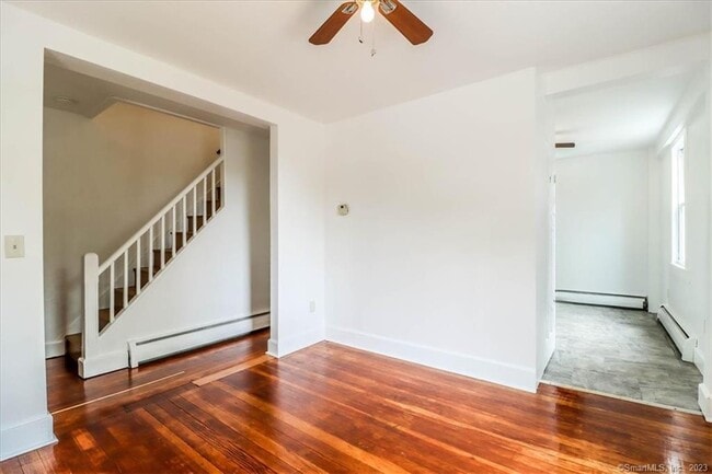 14 Poplar St in New Milford, CT - Building Photo - Building Photo