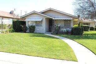 300 Pacific St in Bakersfield, CA - Building Photo