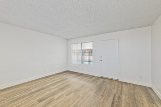 Kendall Brook Apartments in San Bernardino, CA - Building Photo - Building Photo