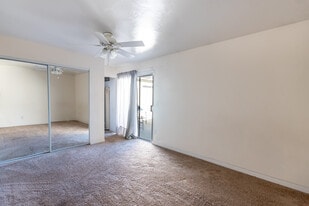 5156 Ewing St in San Diego, CA - Building Photo