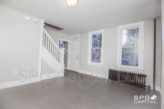 526 E Queen St in Chambersburg, PA - Building Photo - Building Photo