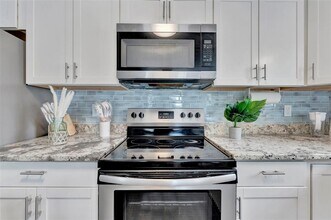 2851 Emerson Ave S in St. Petersburg, FL - Building Photo - Building Photo