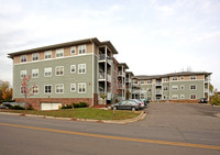 McCarrons Pond in Roseville, MN - Foto de edificio - Building Photo