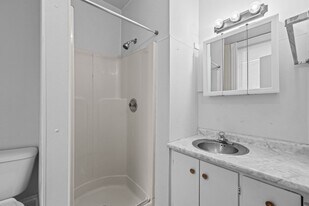 42 N Prospect St, Unit 42 North Prospect Street #4 in Burlington, VT - Building Photo