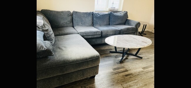 246 W Maple St in Sequim, WA - Building Photo - Building Photo