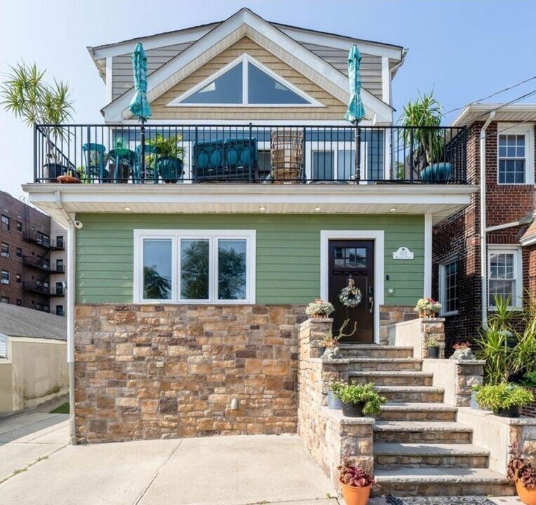 125 Hillcrest Pl in North Bergen, NJ - Building Photo