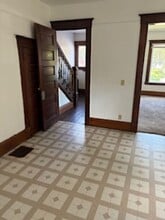 211 Clay St in Waterloo, IA - Building Photo - Building Photo