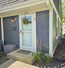 319 Farmingdale Cir in Vernon Hills, IL - Foto de edificio - Building Photo