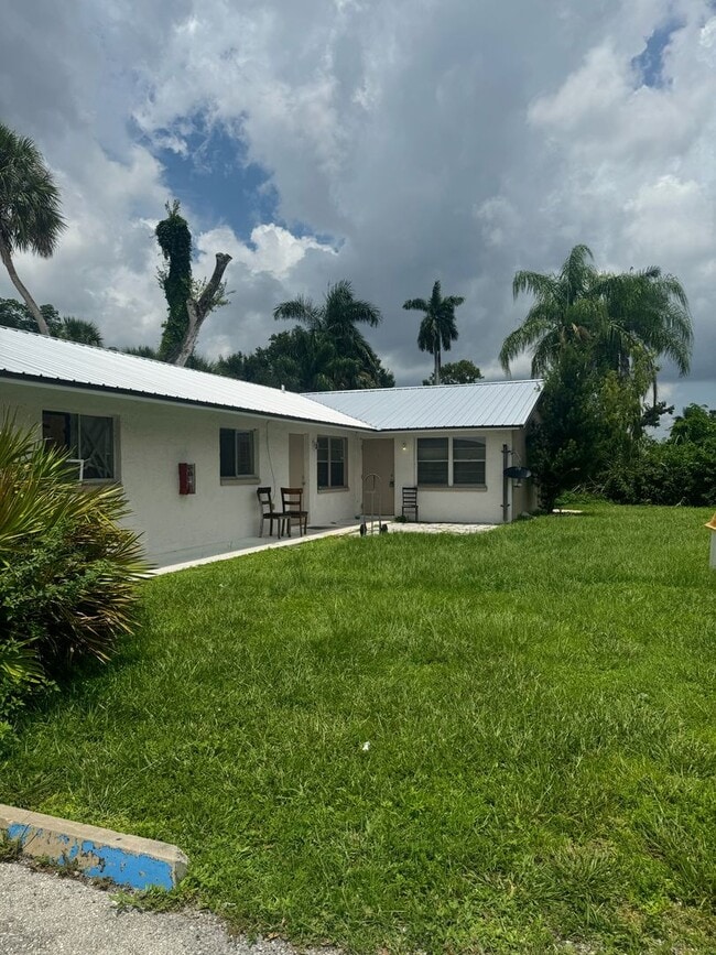 property at 4265 Desoto Ave