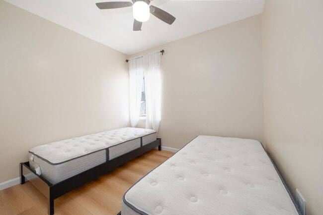 554 Los Angeles Pl in San Diego, CA - Building Photo - Building Photo