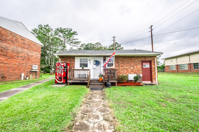 Wingate Townhouse Apartments photo'