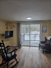 8 Woodknoll Dr in North Hampton, NH - Foto de edificio - Building Photo