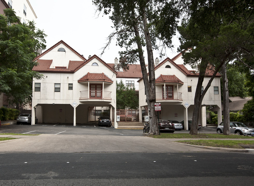 Landmark Square in Austin, TX - Building Photo