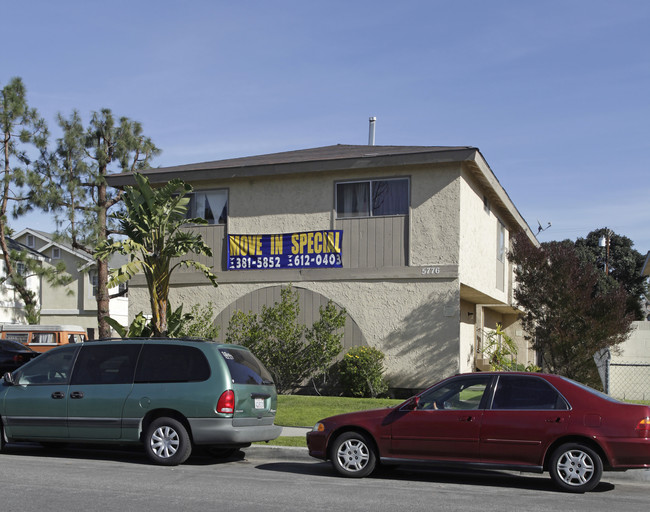 5776 Rostrata Ave in Buena Park, CA - Foto de edificio - Building Photo