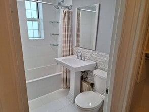 1485 Beacon St, Unit 44 in Brookline, MA - Foto de edificio - Building Photo