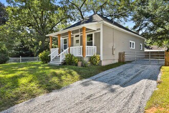 91 E Washington St in Newnan, GA - Foto de edificio - Building Photo