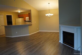 44036 Rushcliffe Dr in Sterling Heights, MI - Building Photo - Building Photo